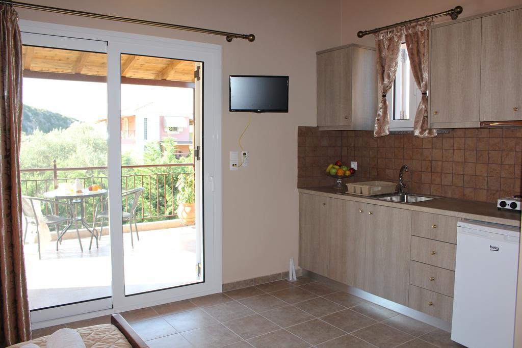 Alkionis Pool View Apartments Lefkáda Buitenkant foto